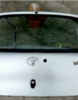 back door Toyota yaris
